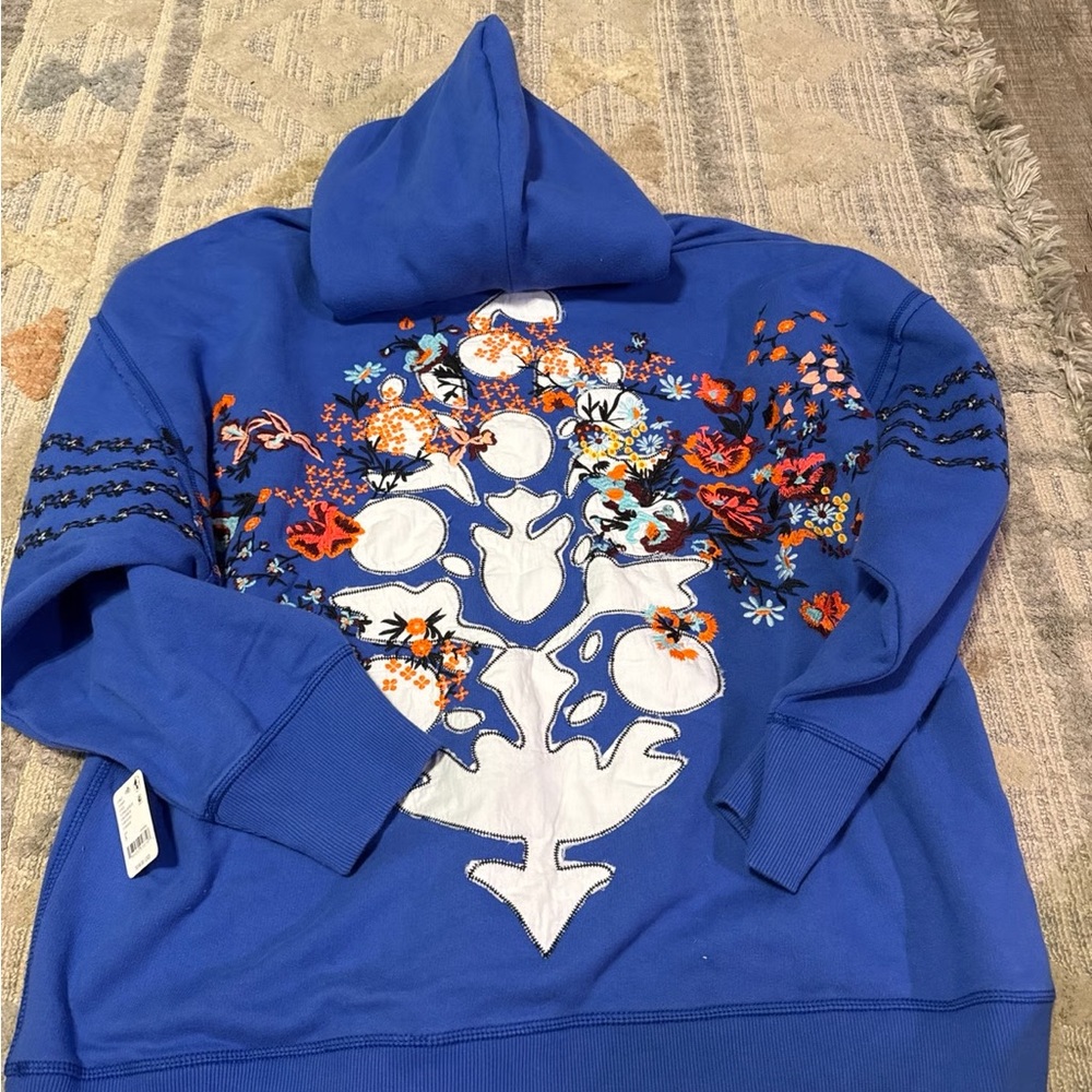 At My Best Embroidered Sweatshirt - Women's  Free people NWT - Picture 4 of 4